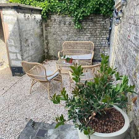 Duplex Cosy Et Boheme Avec Parking Proche Calais Coulogne